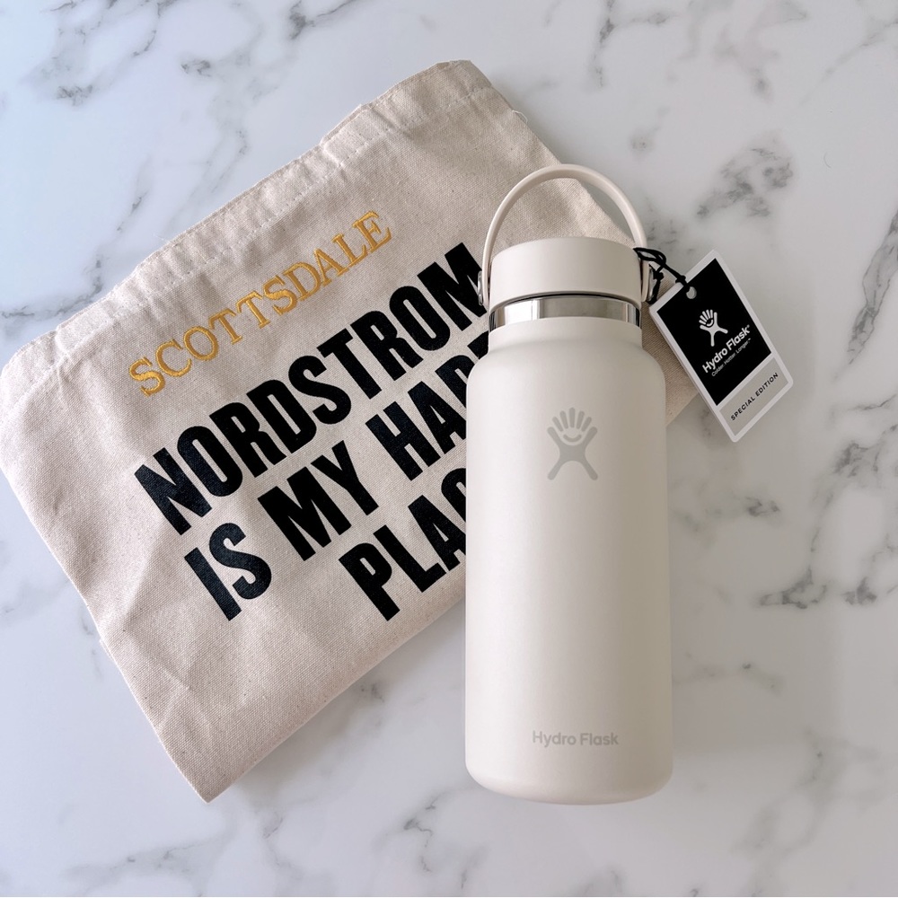 HYDRO FLASK - Special Edition travel tumbler 32 oz - Moonlight - BRAND NEW!